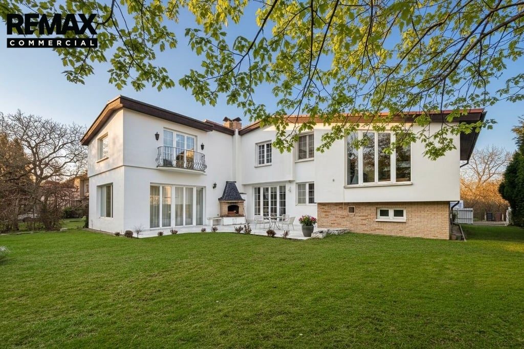 Prodej domu/vily, 355 m² — fotografie 1