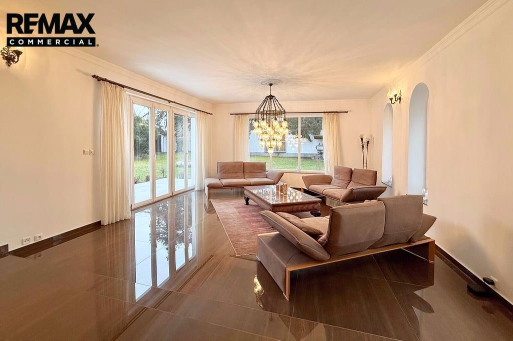 Prodej domu/vily, 355 m² — fotografie 2