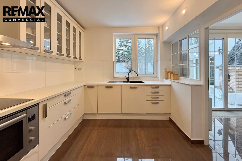 Prodej domu/vily, 355 m² — fotografie 9